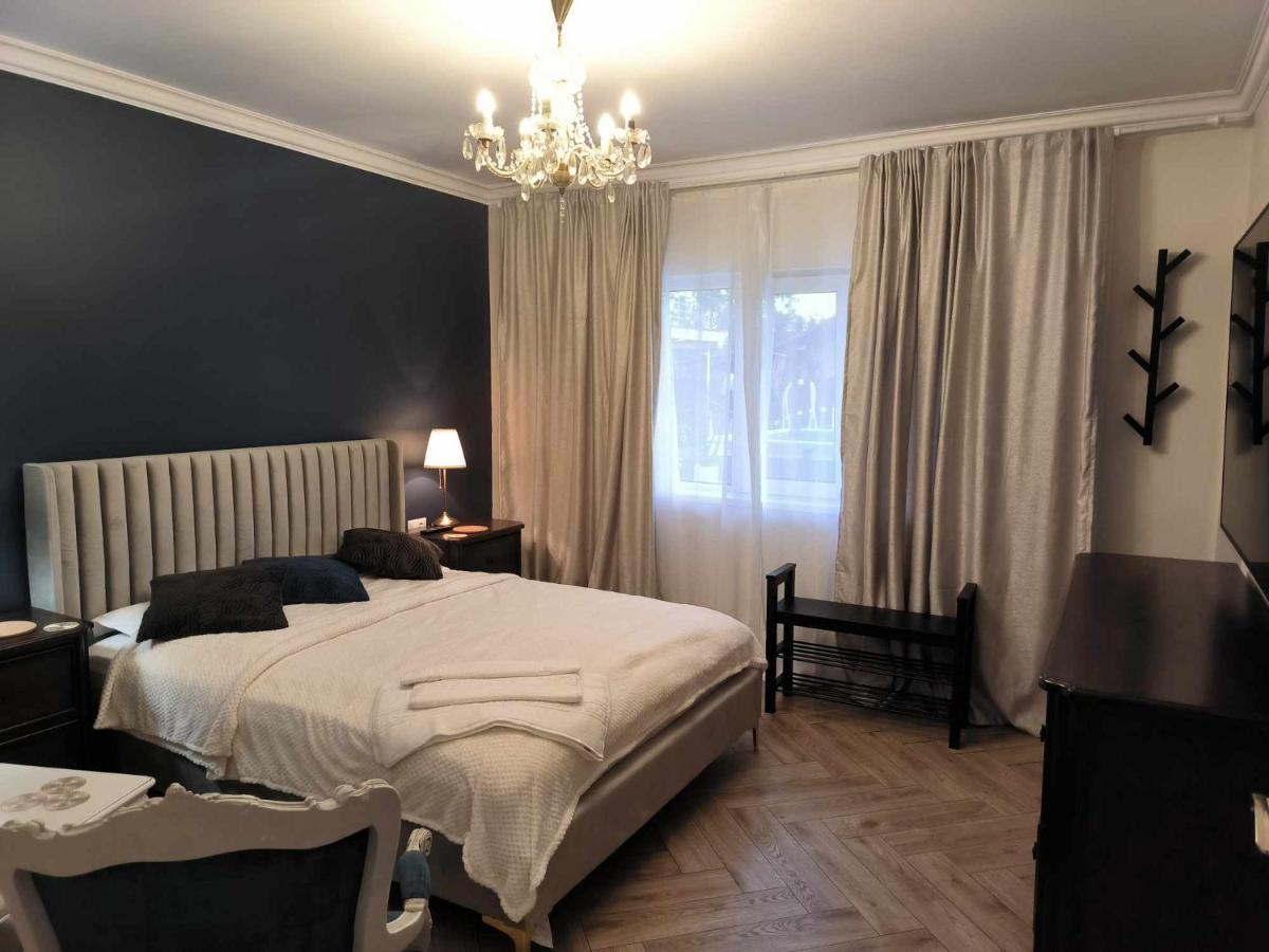 דירות קלוז'-נאפוקה Luxury Airport Retreat מראה חיצוני תמונה