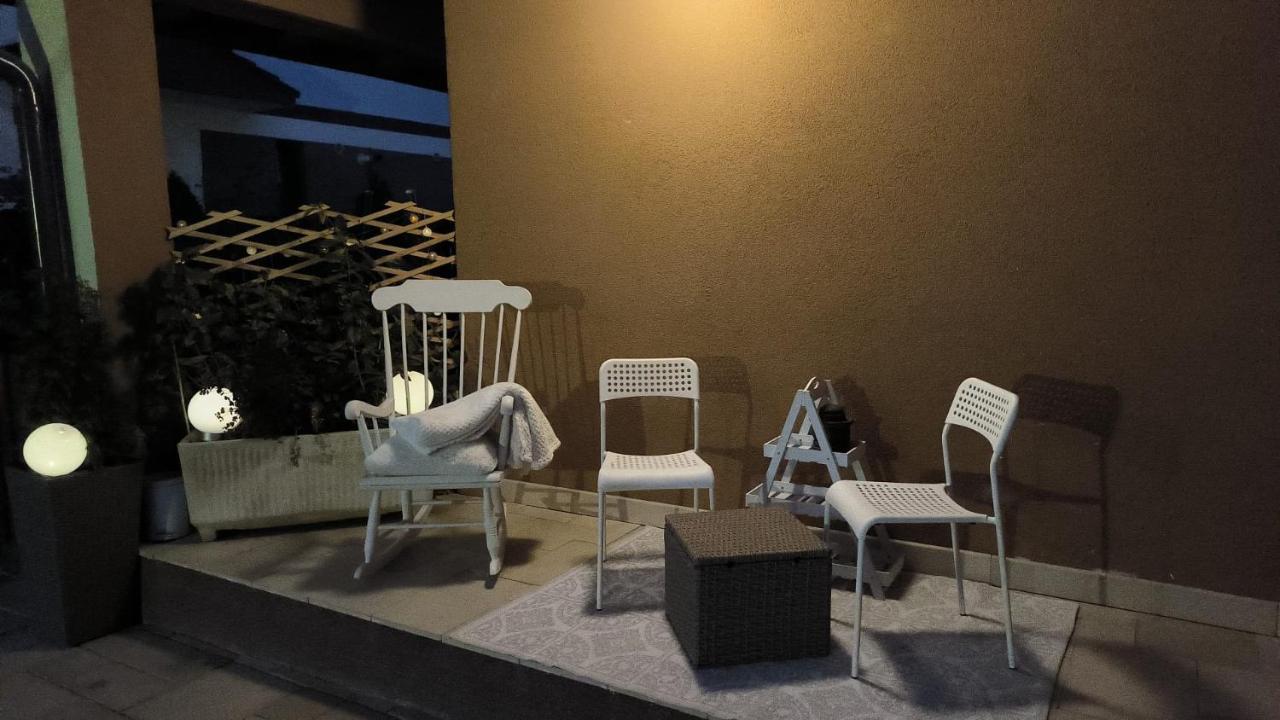 דירות קלוז'-נאפוקה Luxury Airport Retreat מראה חיצוני תמונה