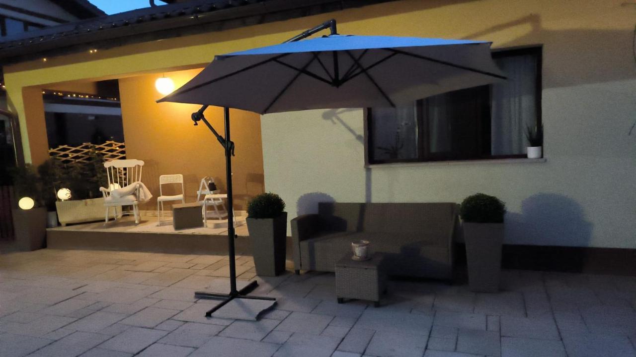 דירות קלוז'-נאפוקה Luxury Airport Retreat מראה חיצוני תמונה
